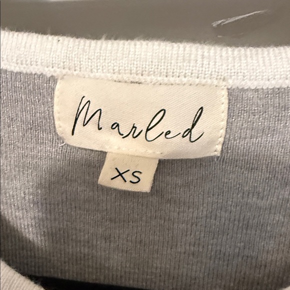 Marled Gray and White Knit Top - Picture 2 of 4